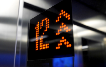 住宿樓層較高的朋友們,不用自行搬運也能輕鬆丟棄大型、大量廢棄物 樓層較高廢棄物難移出者-台中廢棄物清運推薦