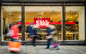 想預約清潔隊清運但沒有暫放空間,預約搬家公司最方便! 門口有店家經營無法暫放廢棄物者-台中廢棄物清運推薦